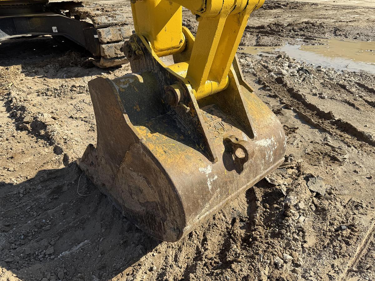 Used 2022 KOMATSU PC138-11