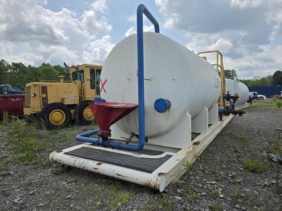 Used Baker Hughes 200 BBL Mix Plant