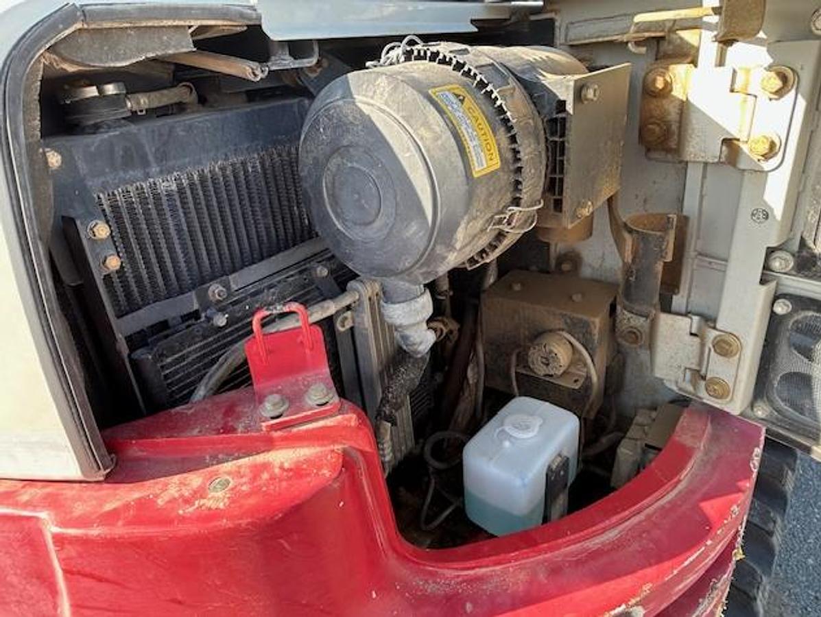 Used 2018 TAKEUCHI TB280FR