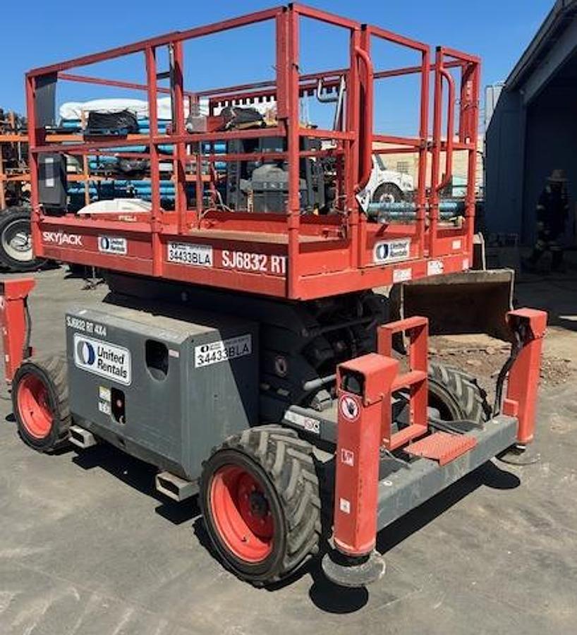 Used Skyjack 32'68" Rough Terrain Scissor Lift