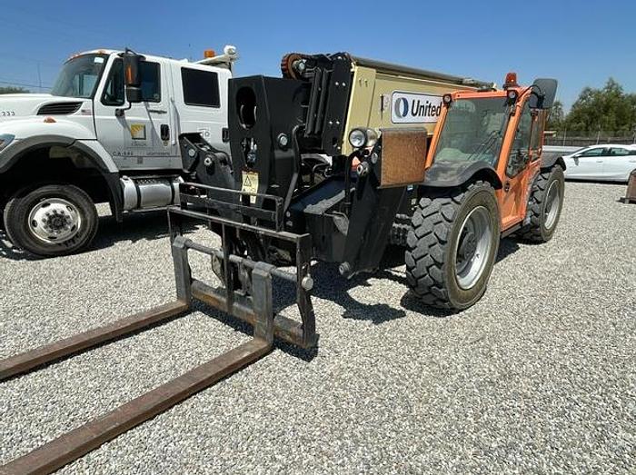 Used Reach lift 12,000 Lbs