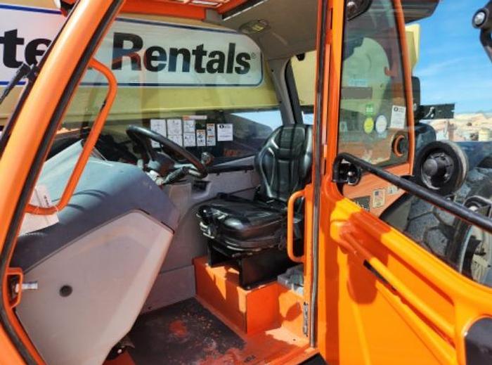 Used Reach lift 12,000 Lbs