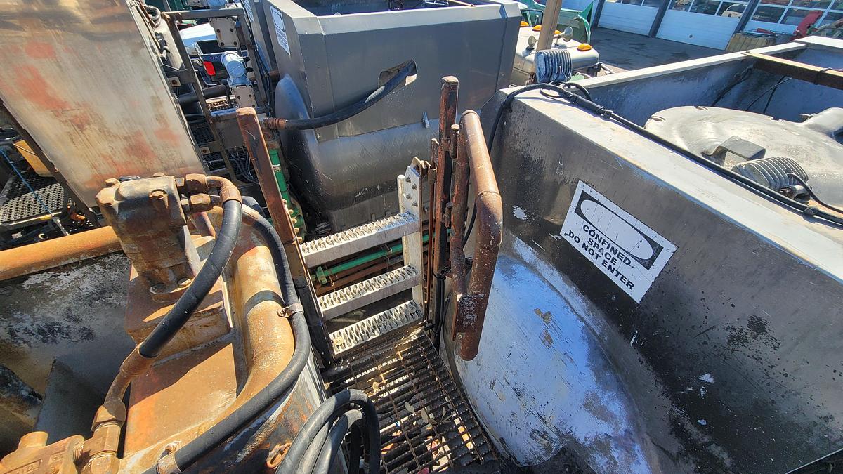 Used 2008 International Cement Pumper