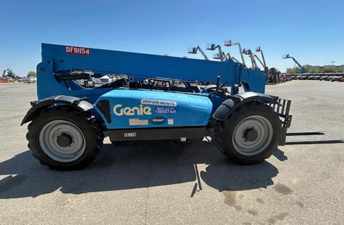 Used 2015 Genie GTH-636