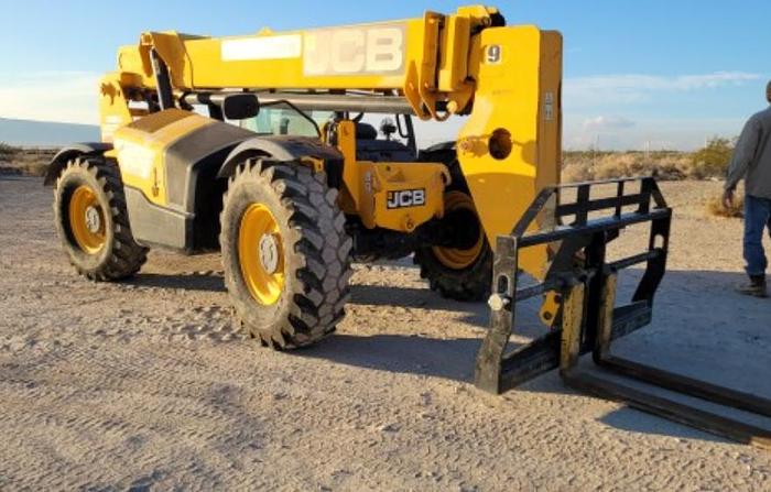 Used JCB 9,000Lbs Reach Lift