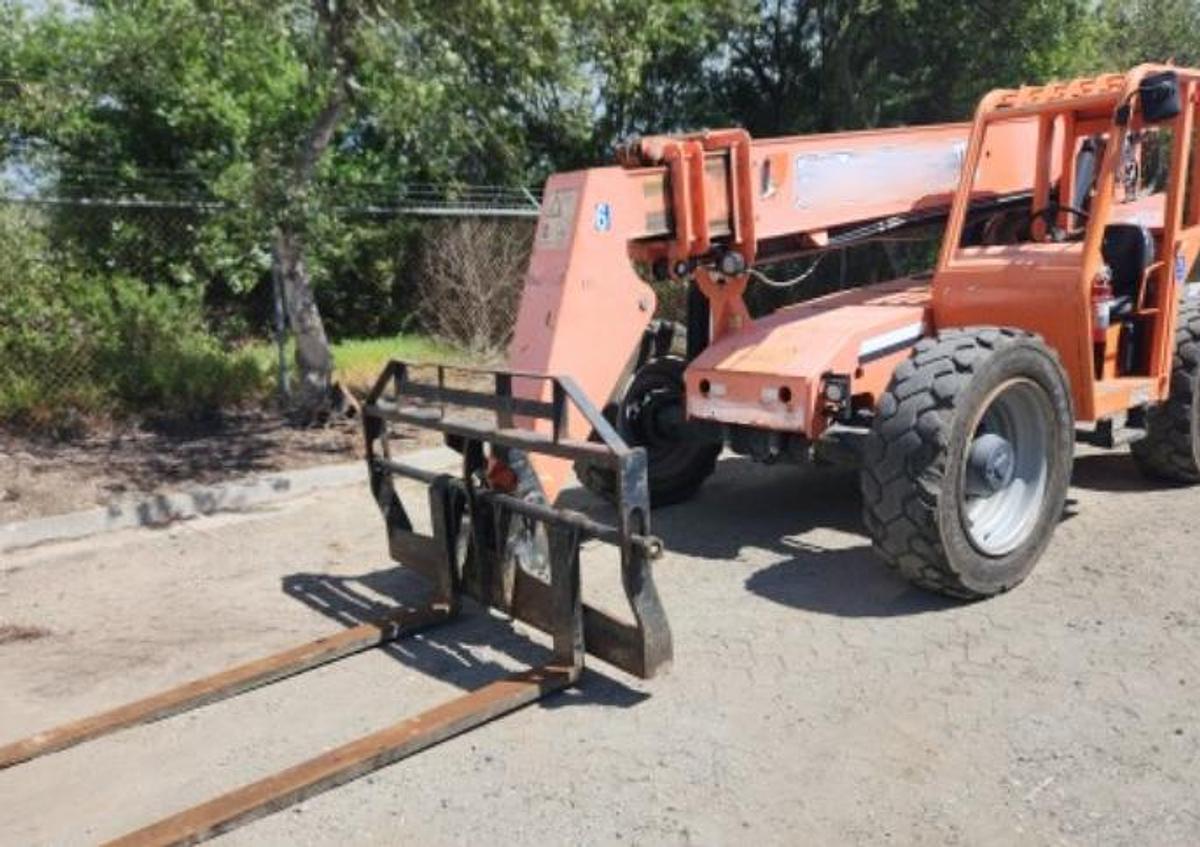 Used 2015 SKY TRAK 6042