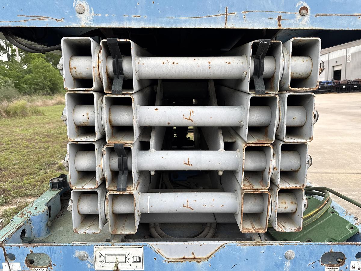 Used 2000 Genie Industries GS-3246