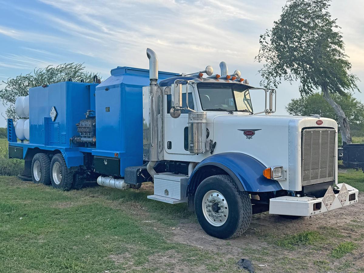 Used 2005 Chandler Hot Oiler Truck