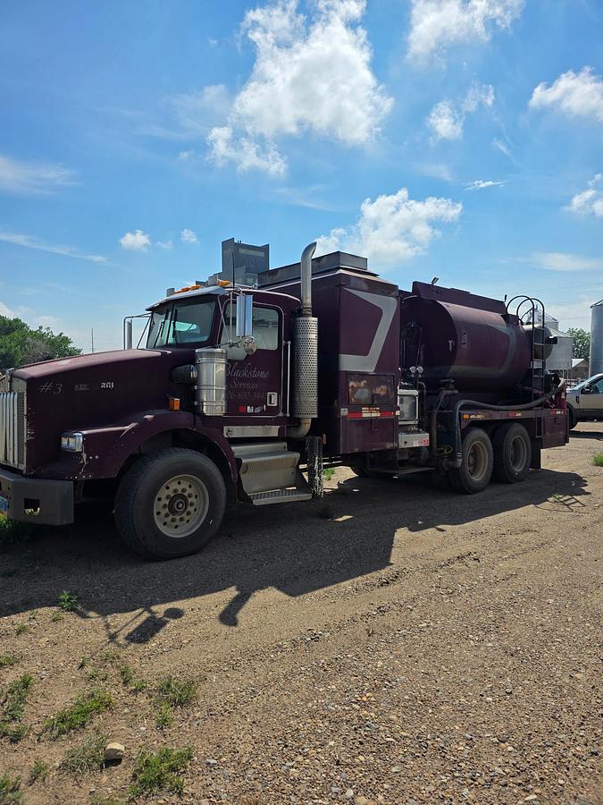 Used 1999 Kenworth T800 Hot Oiler Truck