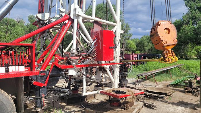 Used Franks 400 Workover Rig