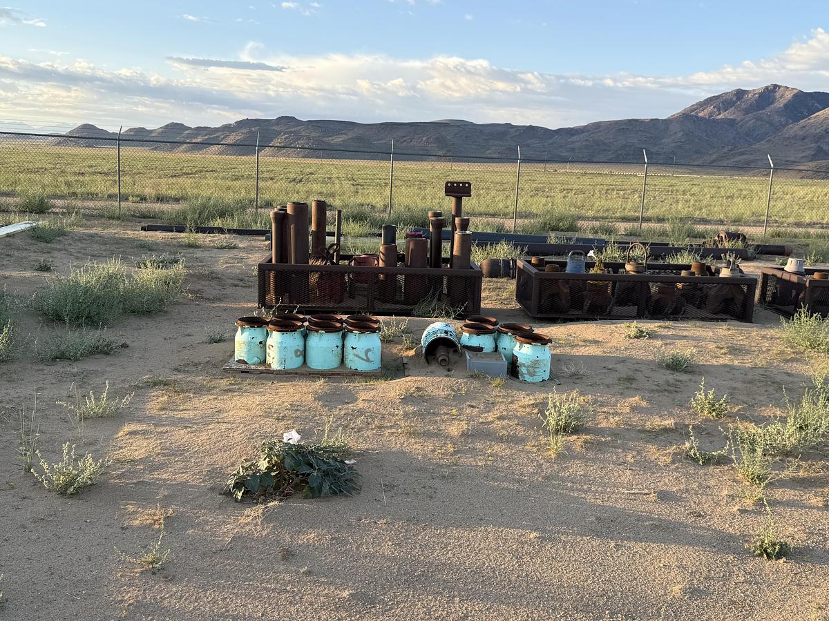 Used Hopper 102' X 260,000 #