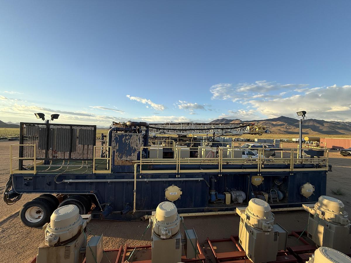 Used Hopper 102' X 260,000 #