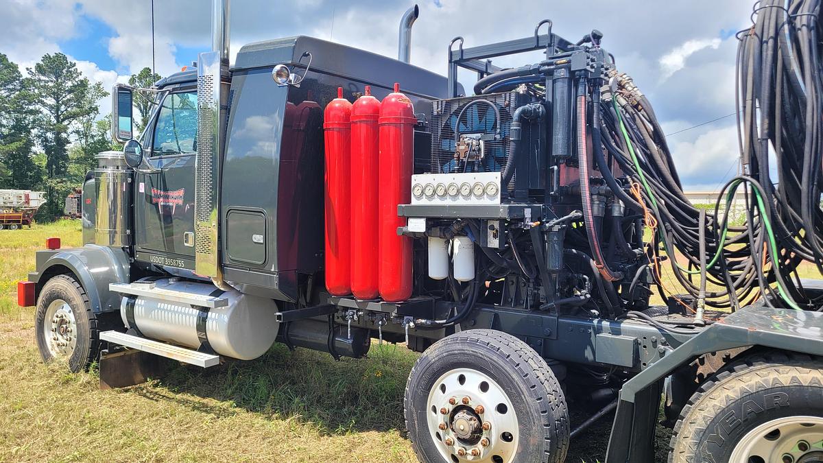 Used 2003 NOV Hydra Rig Coiled Tubing Unit