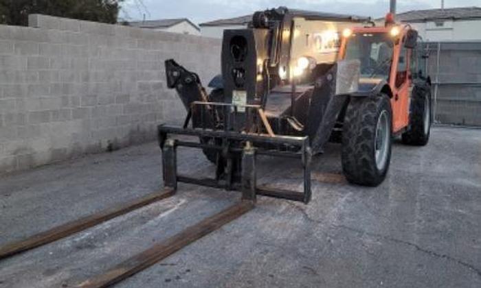 Used Reach lift 12,000 Lbs
