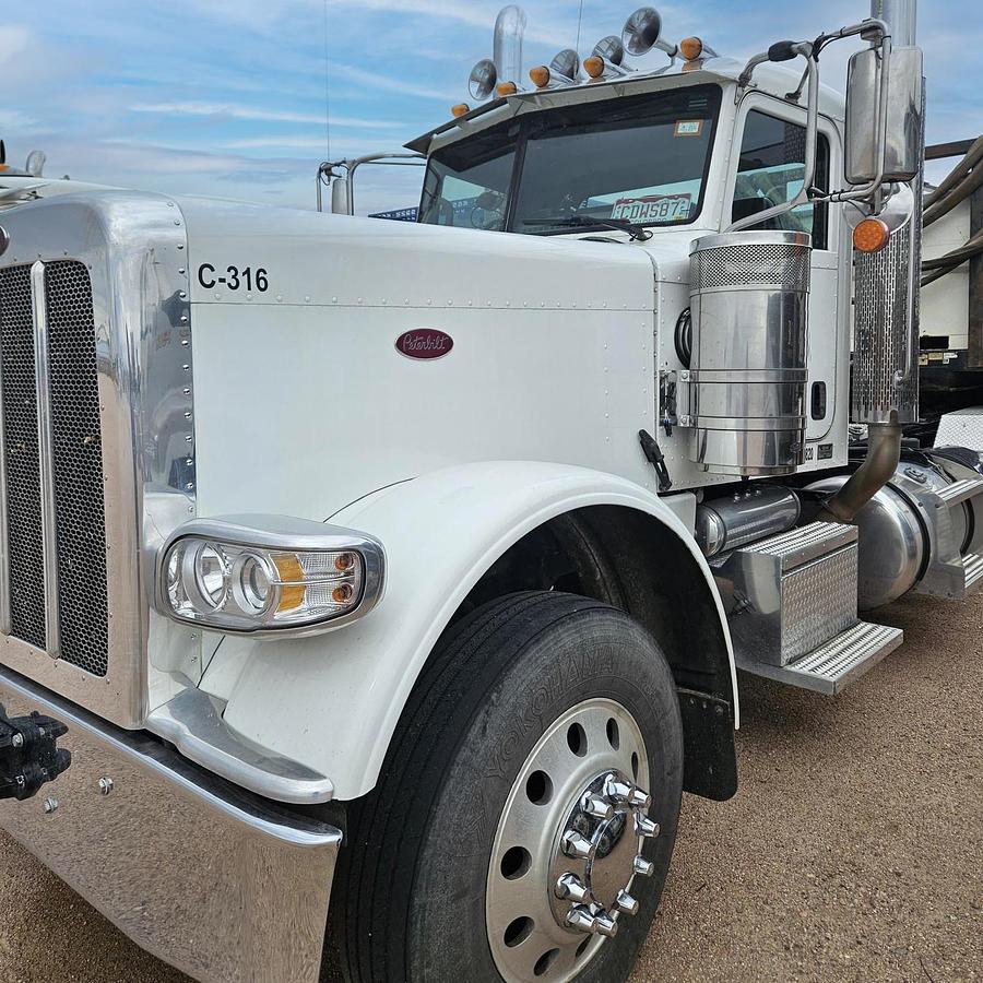 Used 2023 Peterbilt 389 Day Cab Truck