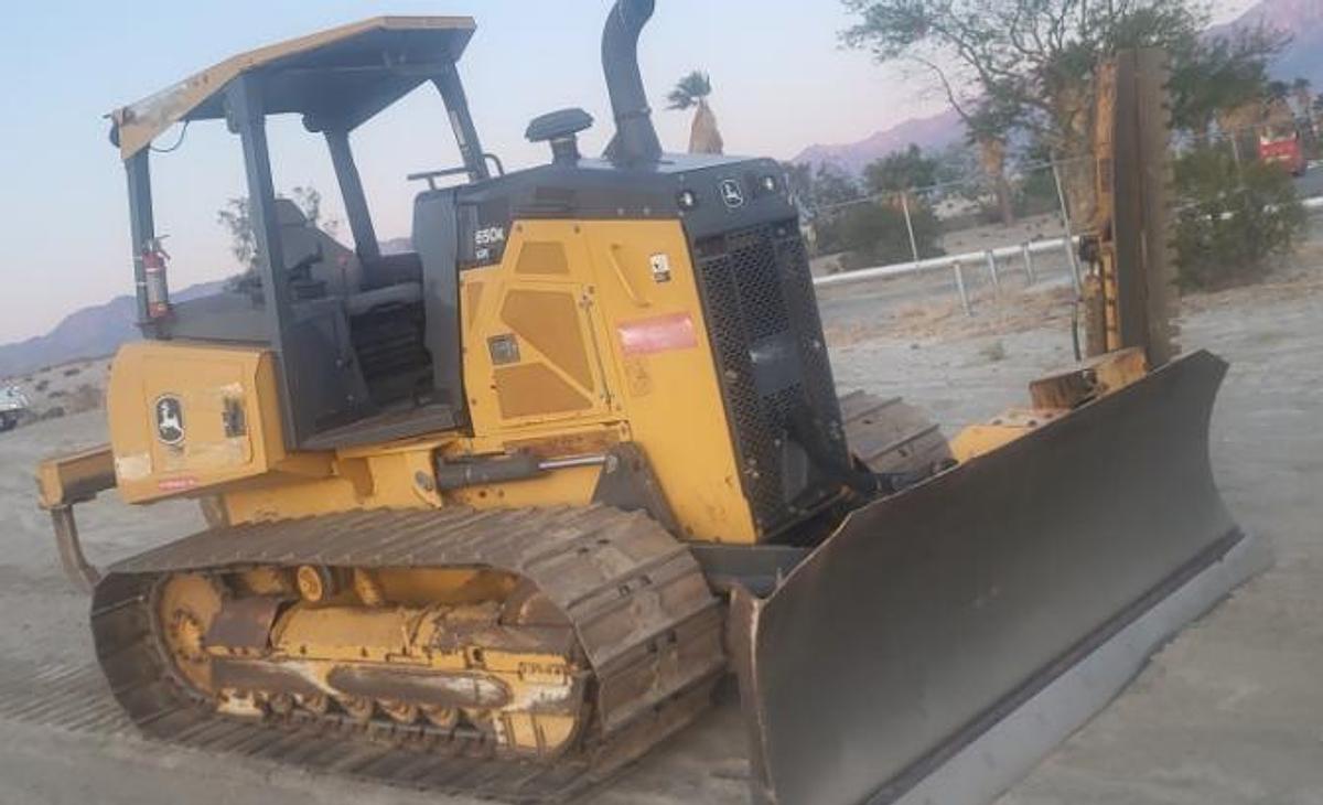 Used 650K John deere crawler dozer