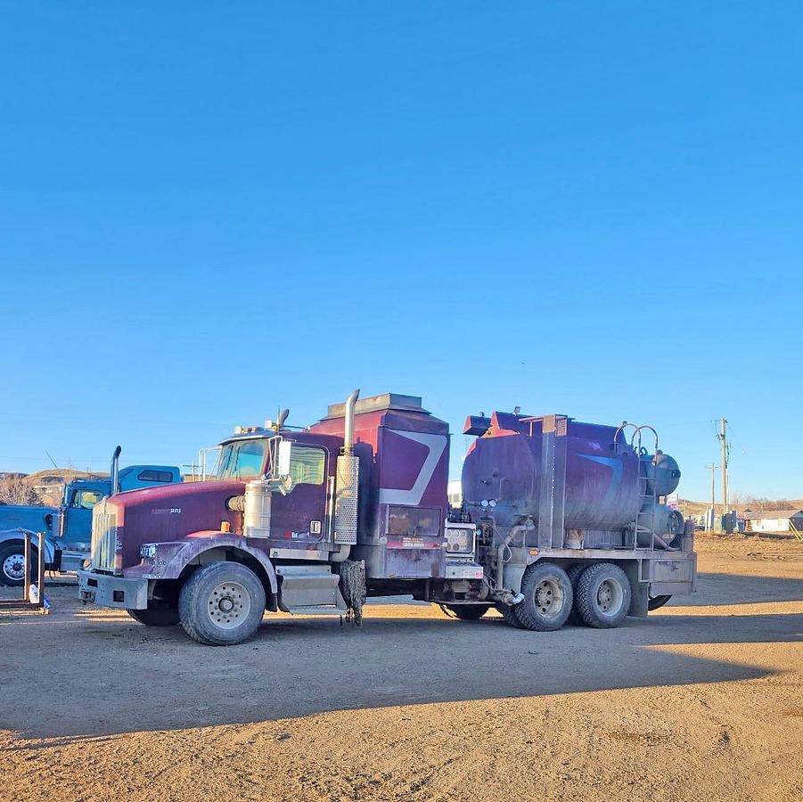 Used 1999 International Hot Oiler Truck