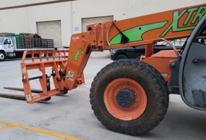 Used Reach lift 10,000 Lbs XTREME 10K