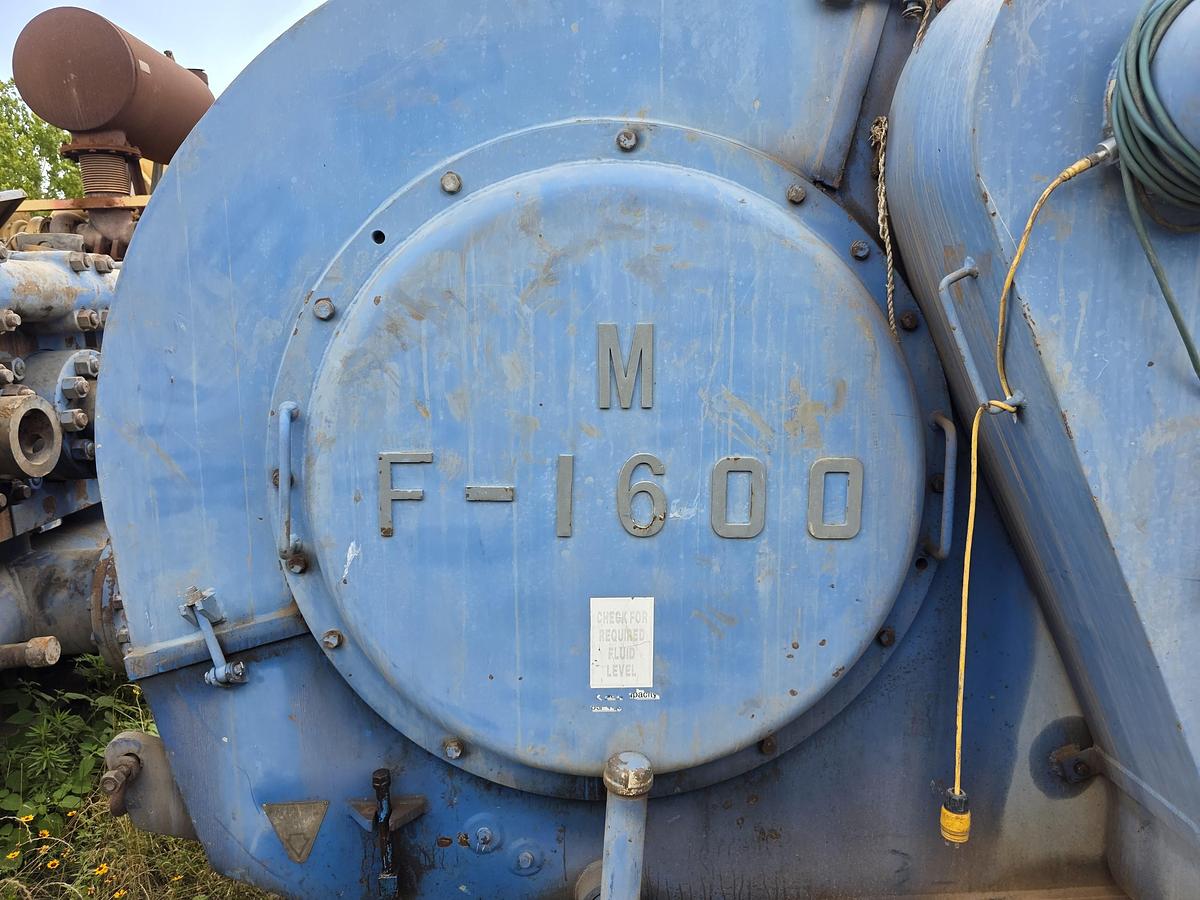 Used Skytop Brewster N-46 900 HP Drilling Rig