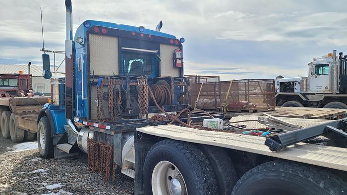 Used 2005 Kenworth T800B Winch Truck