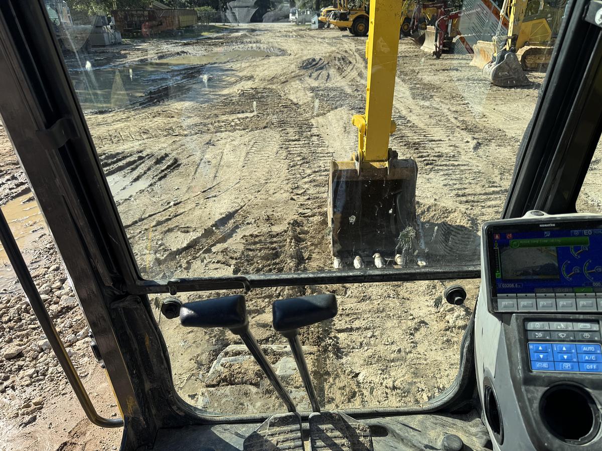 Used 2022 KOMATSU PC138-11