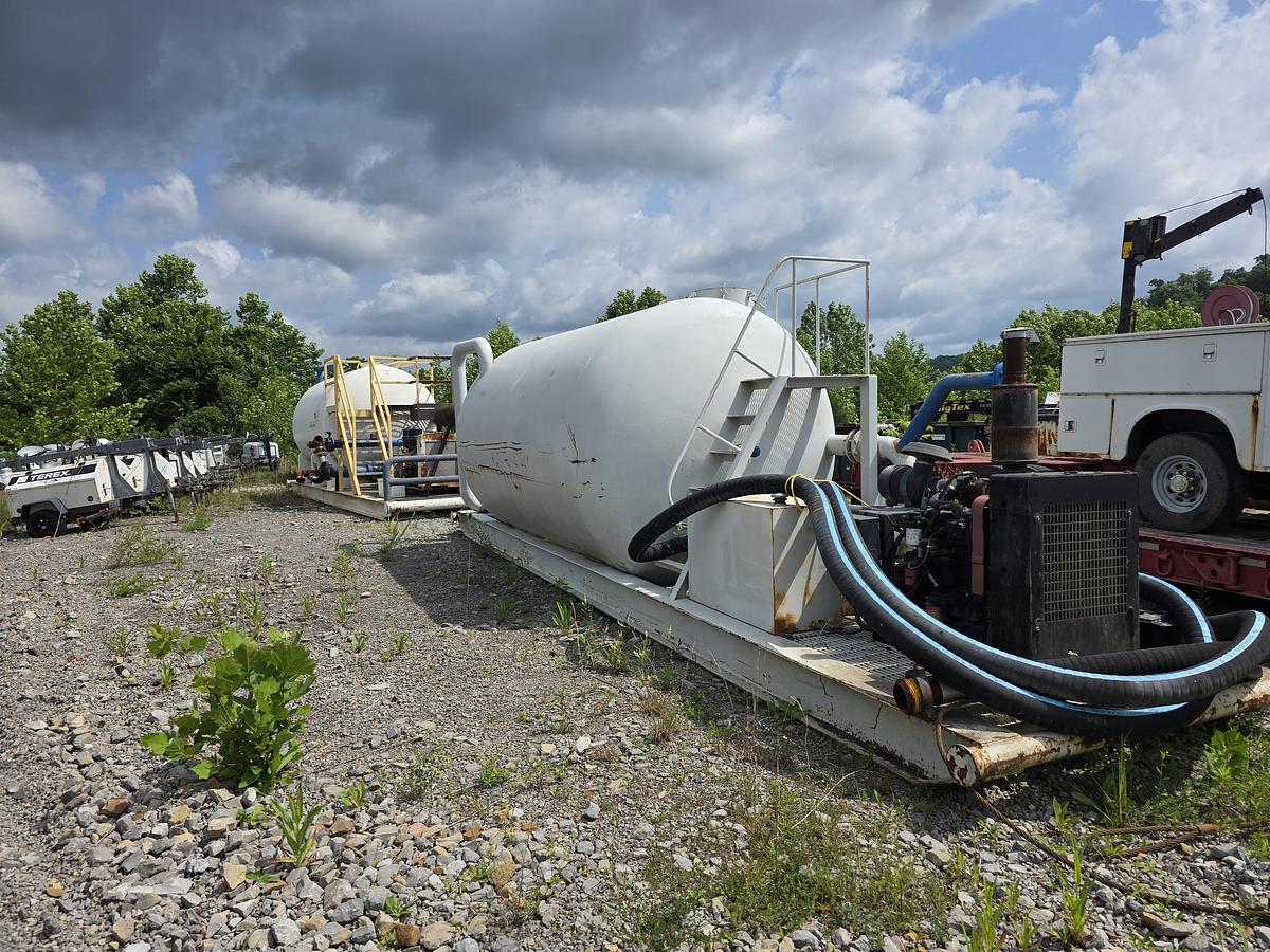 Used Baker Hughes 200 BBL Mix Plant