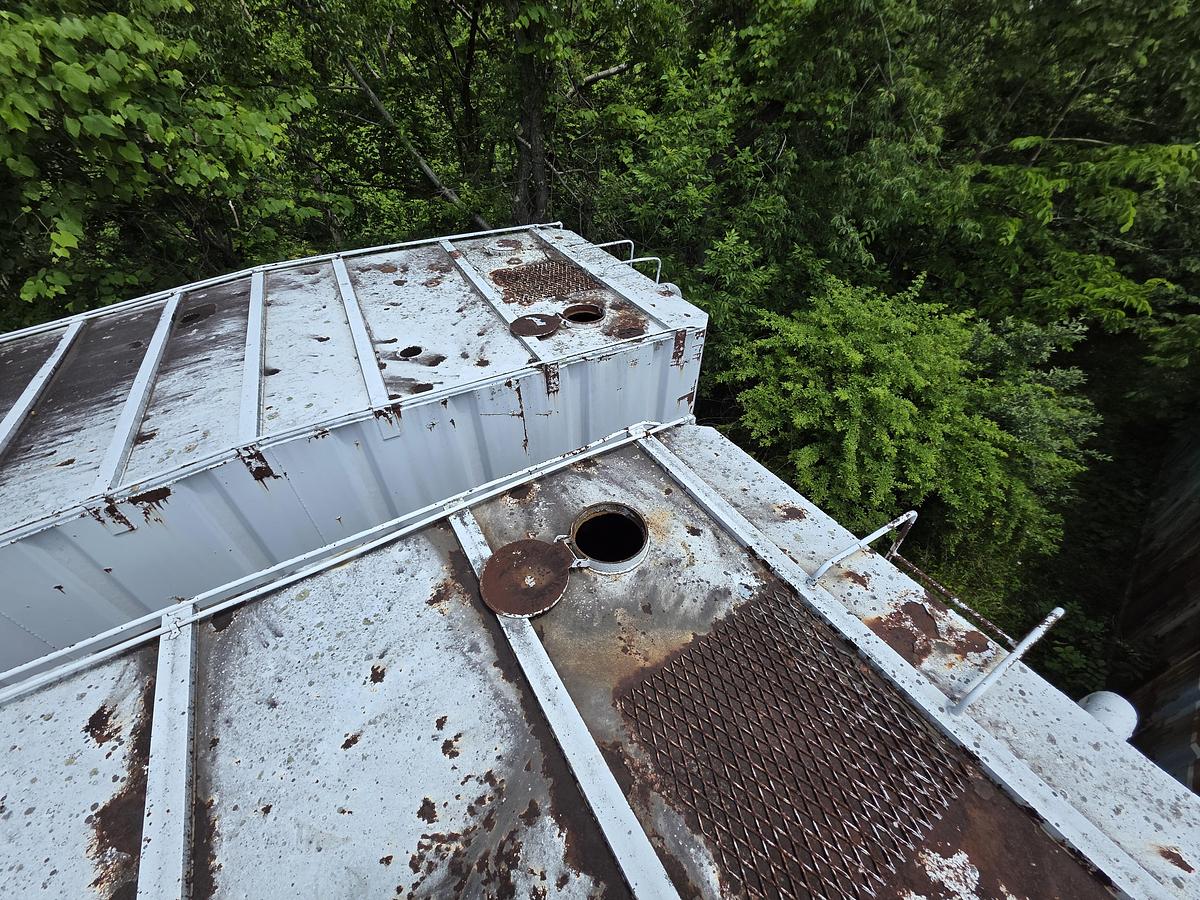 Used Valmont Frac Tanks