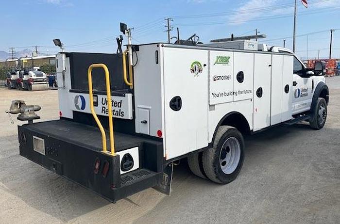 Used Ford F-550 service truck