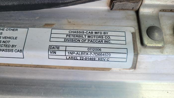 Used 2007 Peterbilt 375 Winch Truck