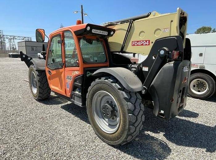 Used Reach lift 12,000 Lbs