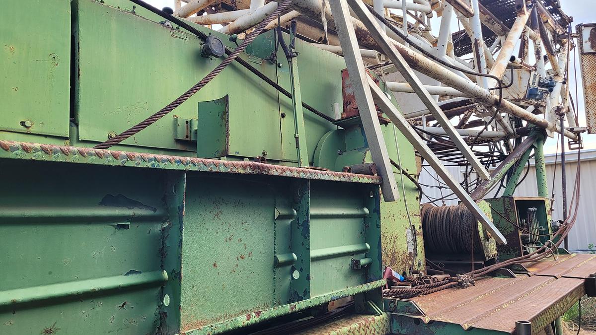 Used 1980 Franks 300 Workover Rig