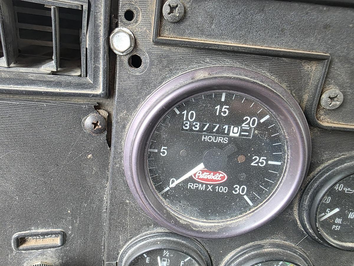 Used 2010 Peterbilt 340 Wireline Truck