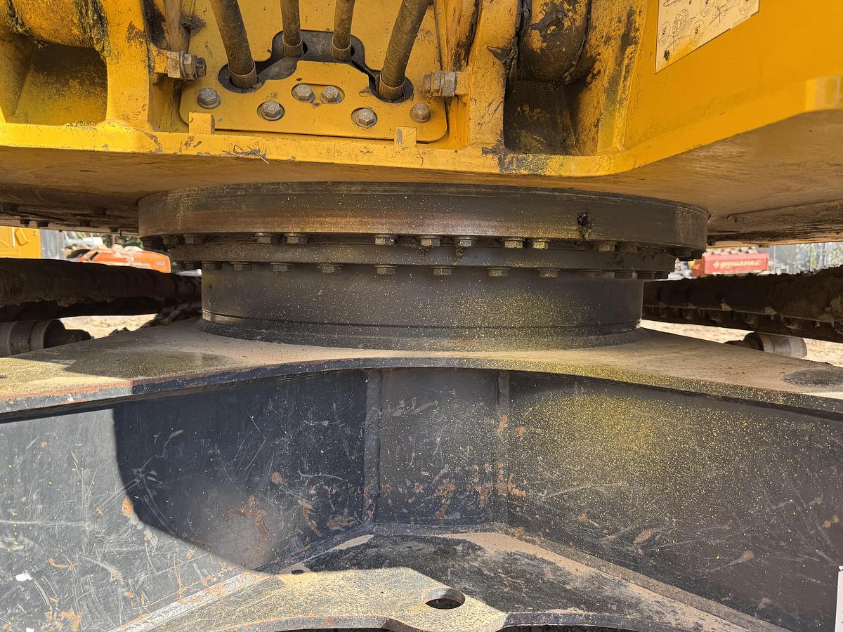 Used 2022 KOMATSU PC138-11