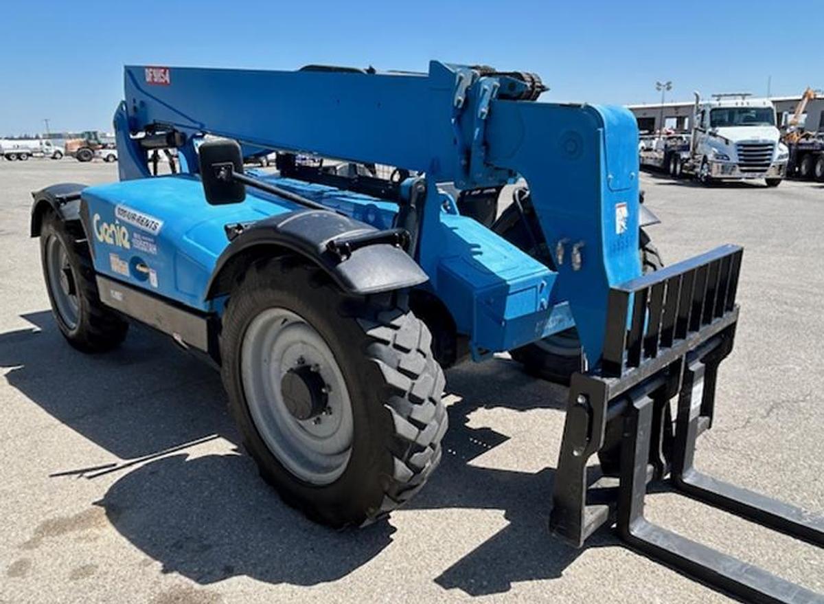 Used 2015 Genie GTH-636