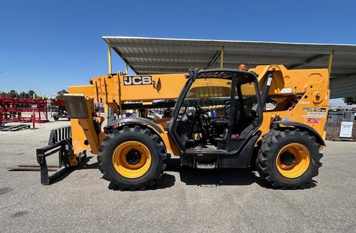 Used Reach lift 10,000 Lbs