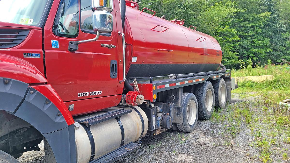 Used 2011 International WorkStar Vacuum Truck