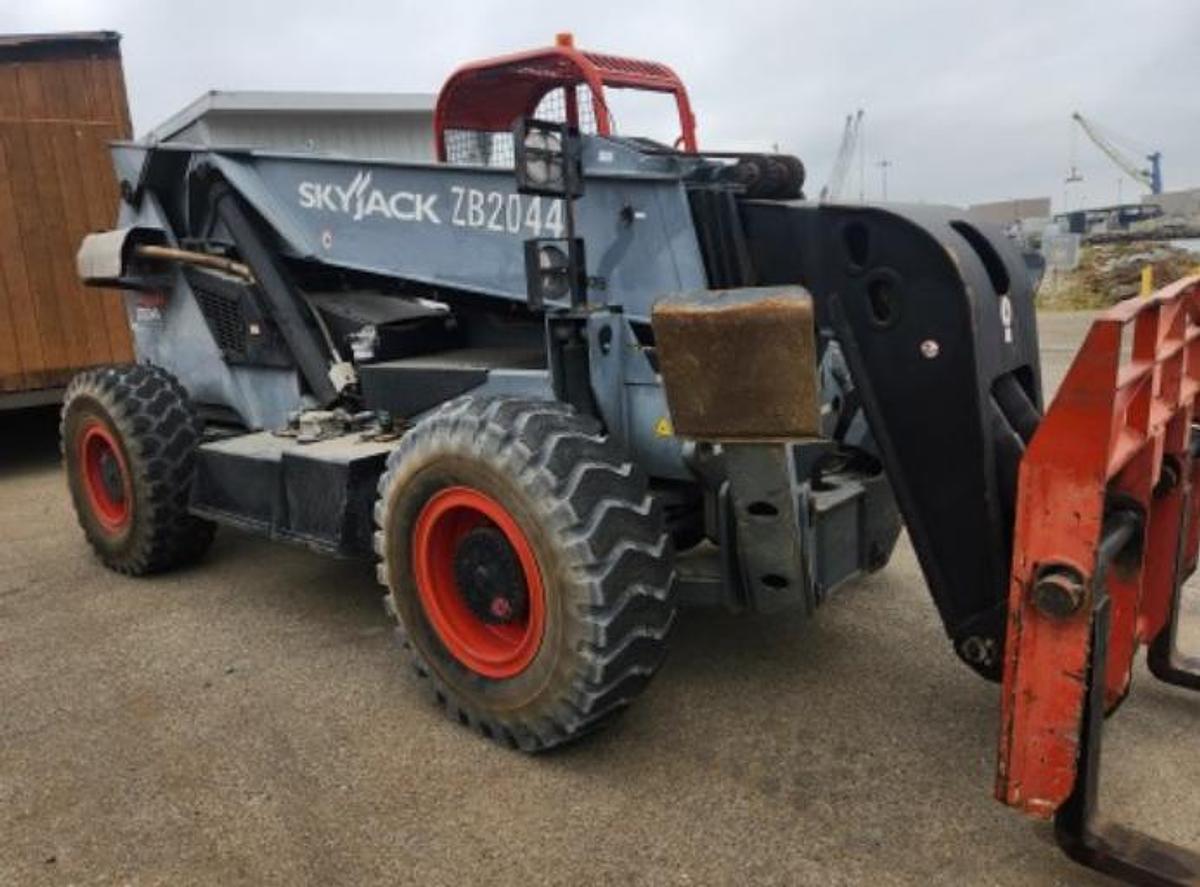 Used 2016 Skyjack ZB2044 Variable-Reach Forklift (20,000 lb, 44’10”)