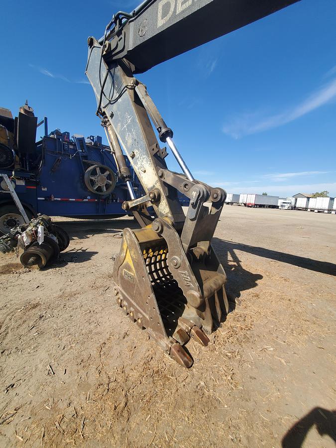 Used 2012 John Deere 210G LC Excavator