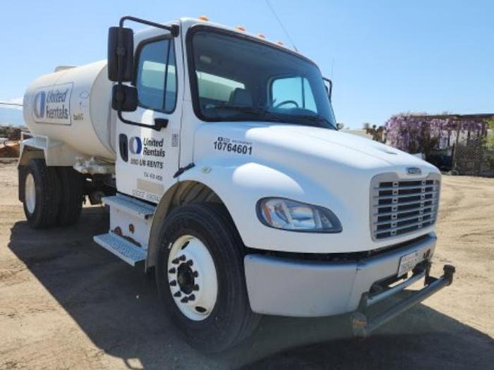 Used Water truck 2,000 Gallon