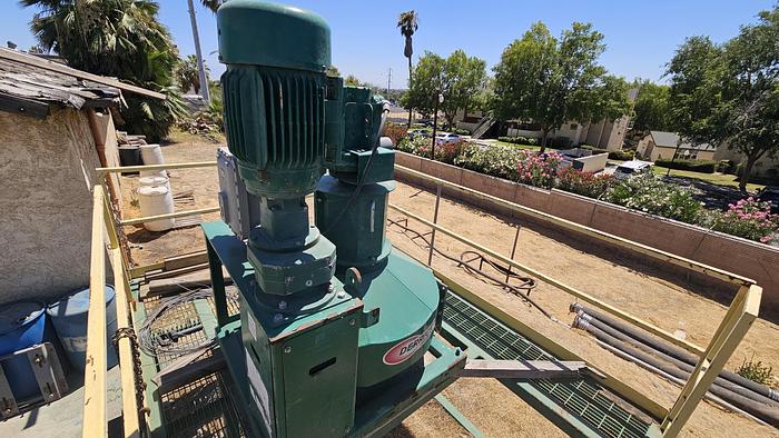 Used Derrick Vacuum Degasser