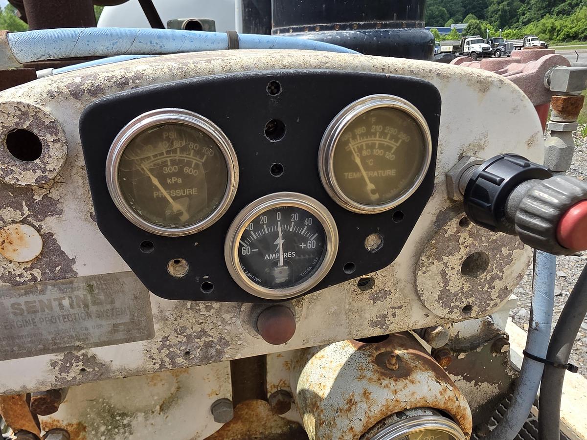 Used Baker Hughes 200 BBL Mix Plant