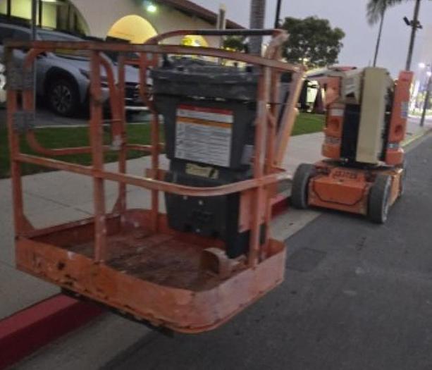 Used JLG Electric 30ft boom