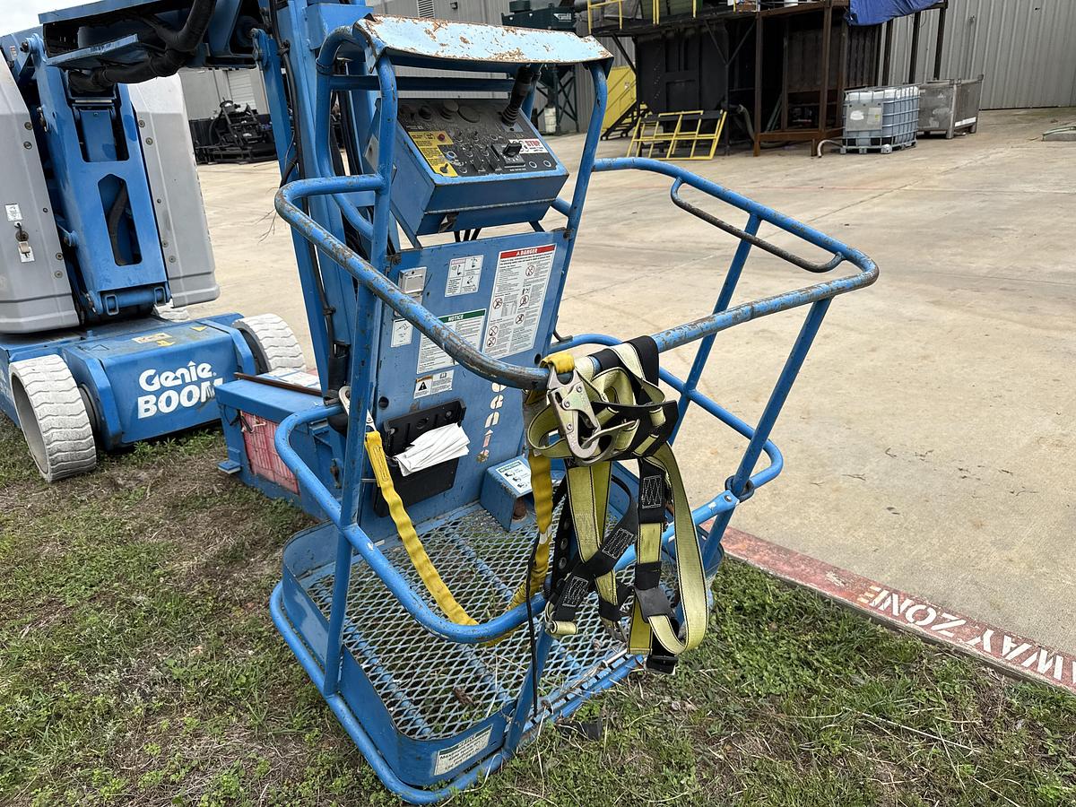 Used 2000 Genie Industries Z-30/20N
