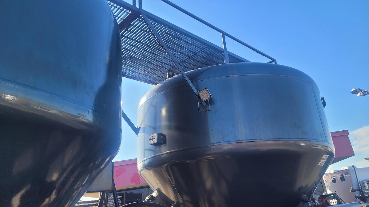 Used 2004 International Paystary Bulk Truck