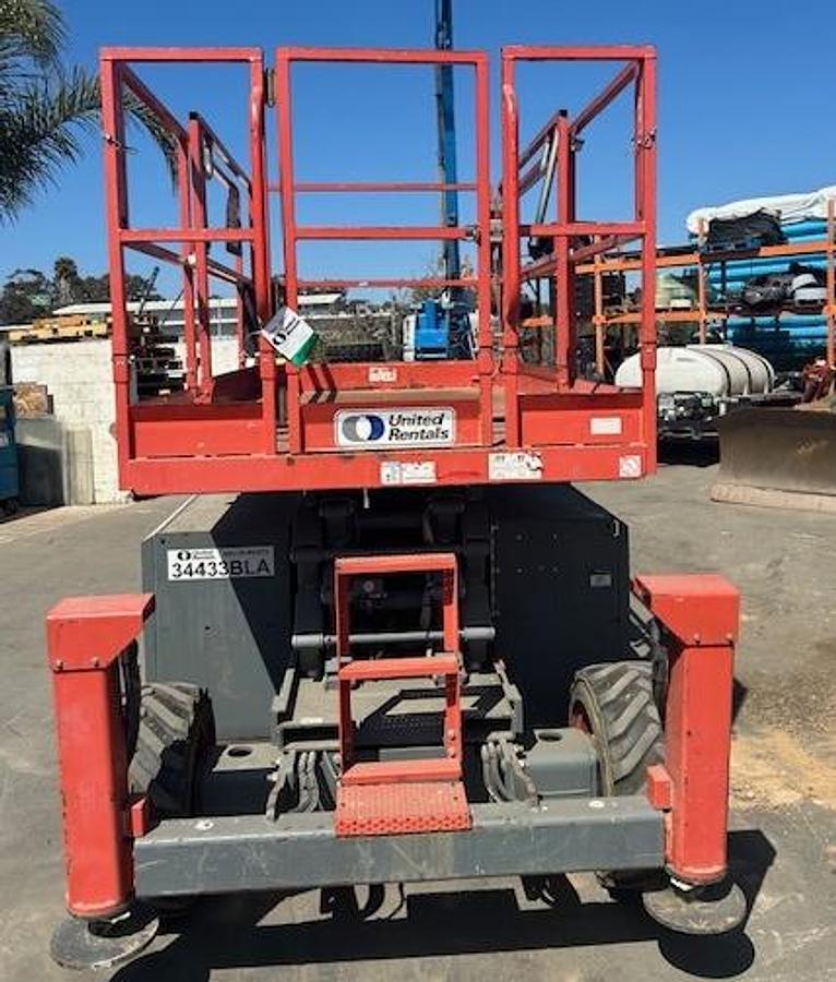 Used Skyjack 32'68" Rough Terrain Scissor Lift