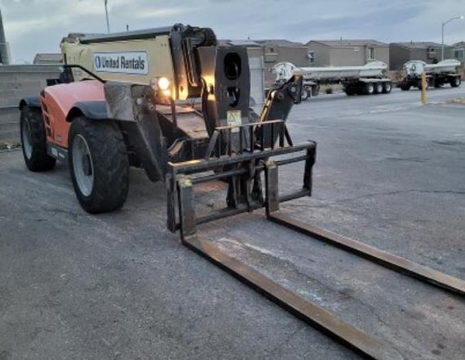 Used Reach lift 12,000 Lbs