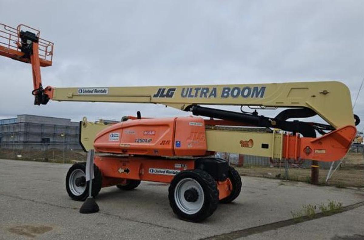 Used 2011 JLG 1250AJP 125' ARTICULATING BOOM 4WD