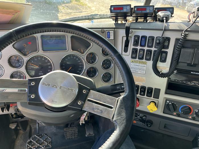 Used 2014 Mack Kill Truck