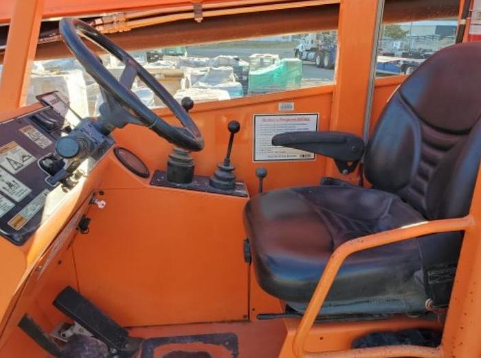 Used Reach lift 10,000Lbs Skytrak