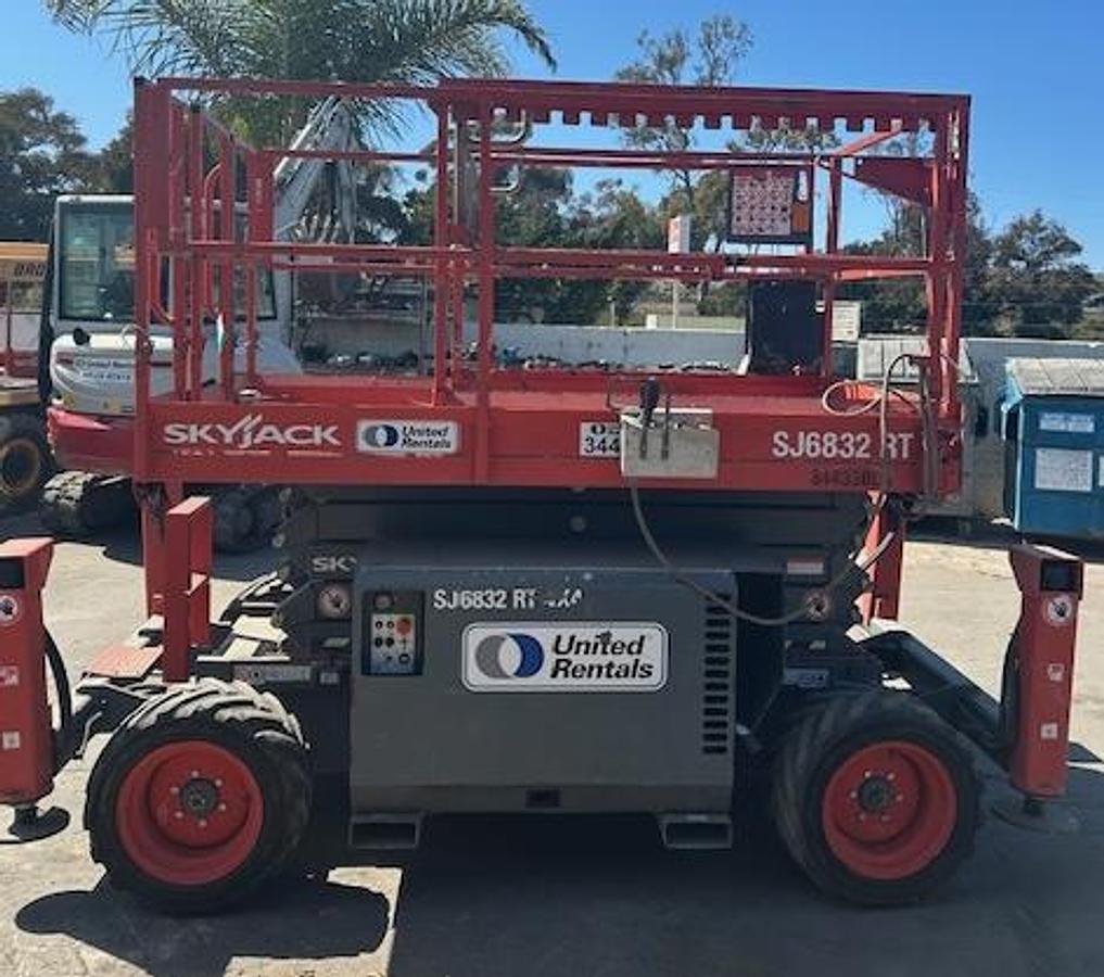 Used Skyjack 32'68" Rough Terrain Scissor Lift